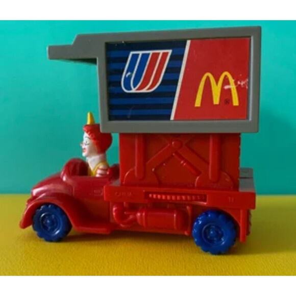 Lot Of 4 McDonald`s United Airlines Ronald In Truck Vintage Toys Friendly Skies - Picture 5 of 8